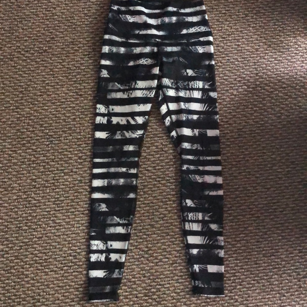 Lululemon high rise patterned pant
